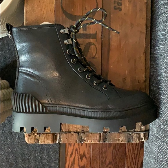 Sam Edelman black boots - Picture 2 of 3